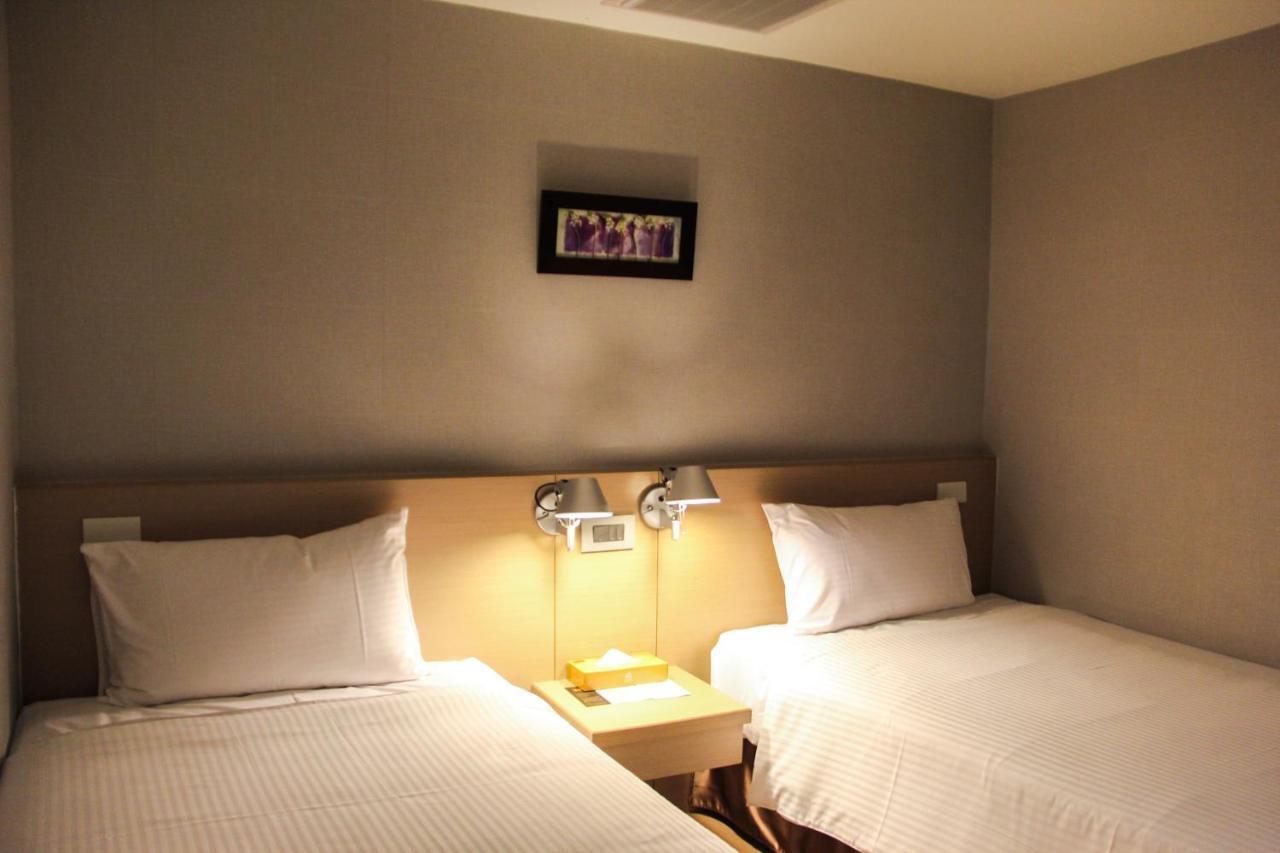 Mellow Fields Hotel Taipei Exteriör bild